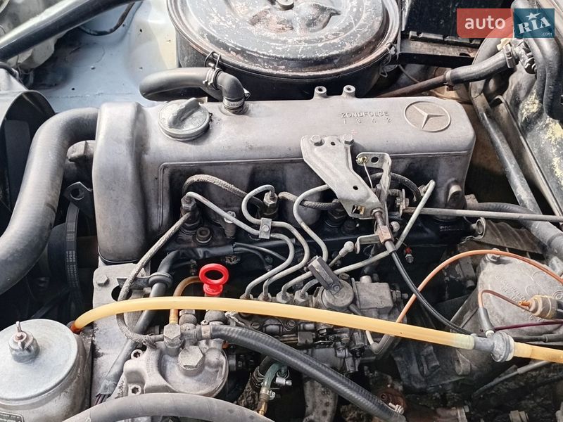 Mercedes-Benz E-Class 1982