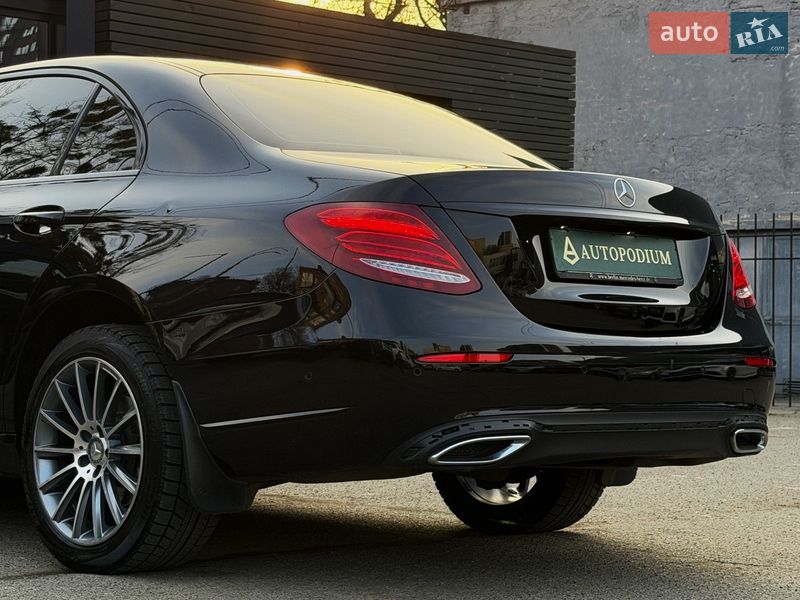 Седан Mercedes-Benz E-Class 2016 в Киеве