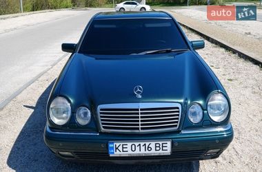 Седан Mercedes-Benz E-Class 1997 в Днепре