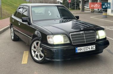 Седан Mercedes-Benz E-Class 1995 в Києві