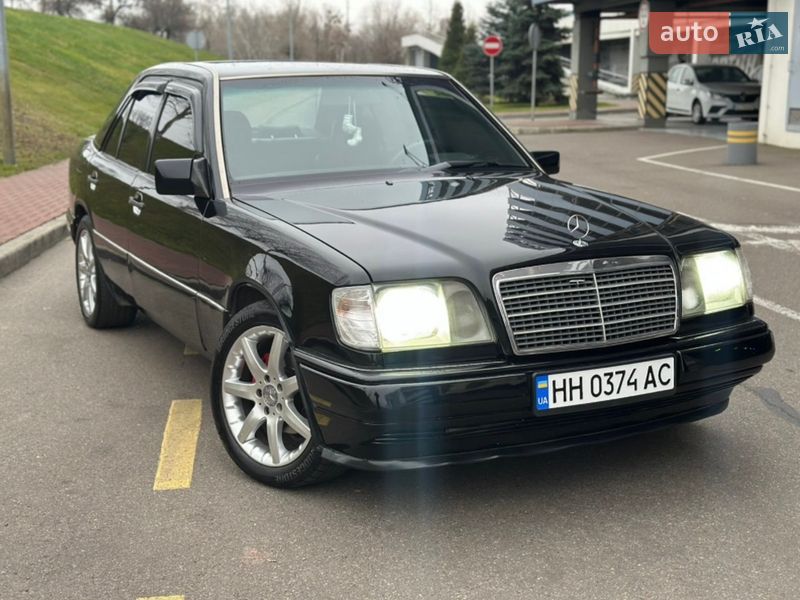 Mercedes-Benz E-Class 1995