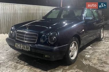 Седан Mercedes-Benz E-Class 1998 в Чернівцях