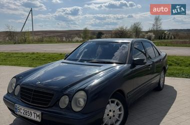 Седан Mercedes-Benz E-Class 2001 в Львові