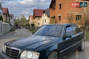Седан Mercedes-Benz E-Class 1994 в Сваляве