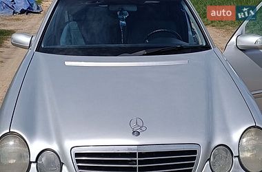 Седан Mercedes-Benz E-Class 2001 в Ладыжине
