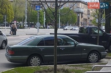 Седан Mercedes-Benz E-Class 1997 в Запорожье