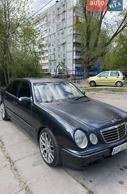 Седан Mercedes-Benz E-Class 2000 в Запоріжжі