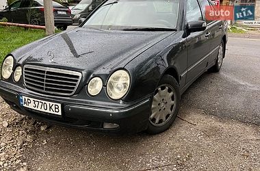 Седан Mercedes-Benz E-Class 2000 в Запорожье
