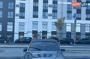 Седан Mercedes-Benz E-Class 1985 в Ровно