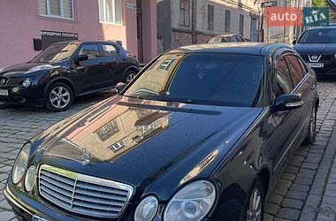 Седан Mercedes-Benz E-Class 2004 в Черновцах