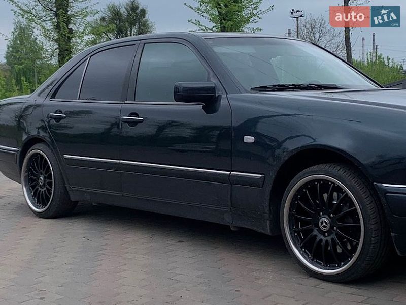 Седан Mercedes-Benz E-Class 1998 в Шептицькому