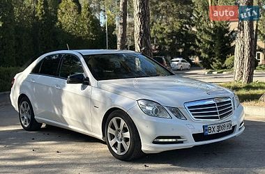 Седан Mercedes-Benz E-Class 2012 в Нетешине