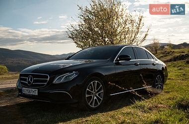Седан Mercedes-Benz E-Class 2018 в Воловцю