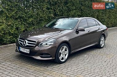 Седан Mercedes-Benz E-Class 2013 в Львові