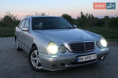 Седан Mercedes-Benz E-Class 2000 в Ровно