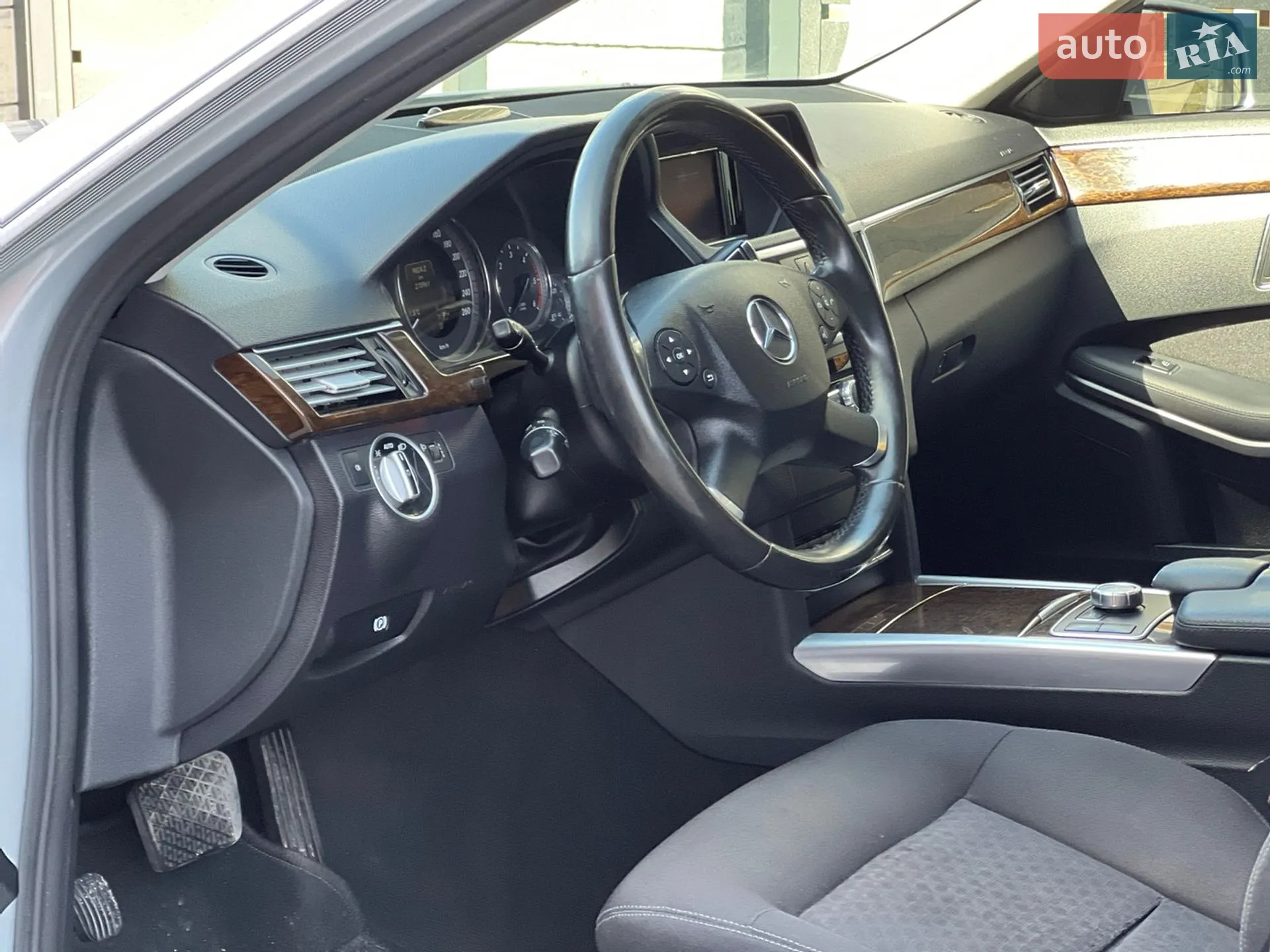 2013 Mercedes-Benz E-klasse - мініатюра 18