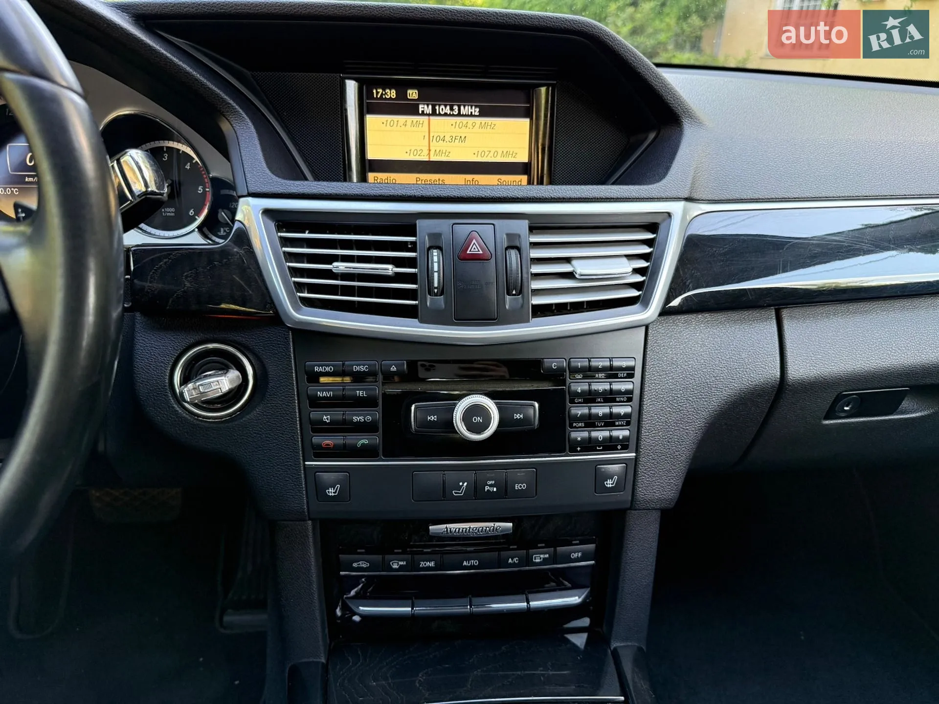 2011 Mercedes-Benz E-klasse - мініатюра 54
