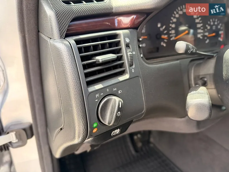 Mercedes-Benz E-Class 2001 VIN WDB2100481B379519 фото оголошення 35 з 78