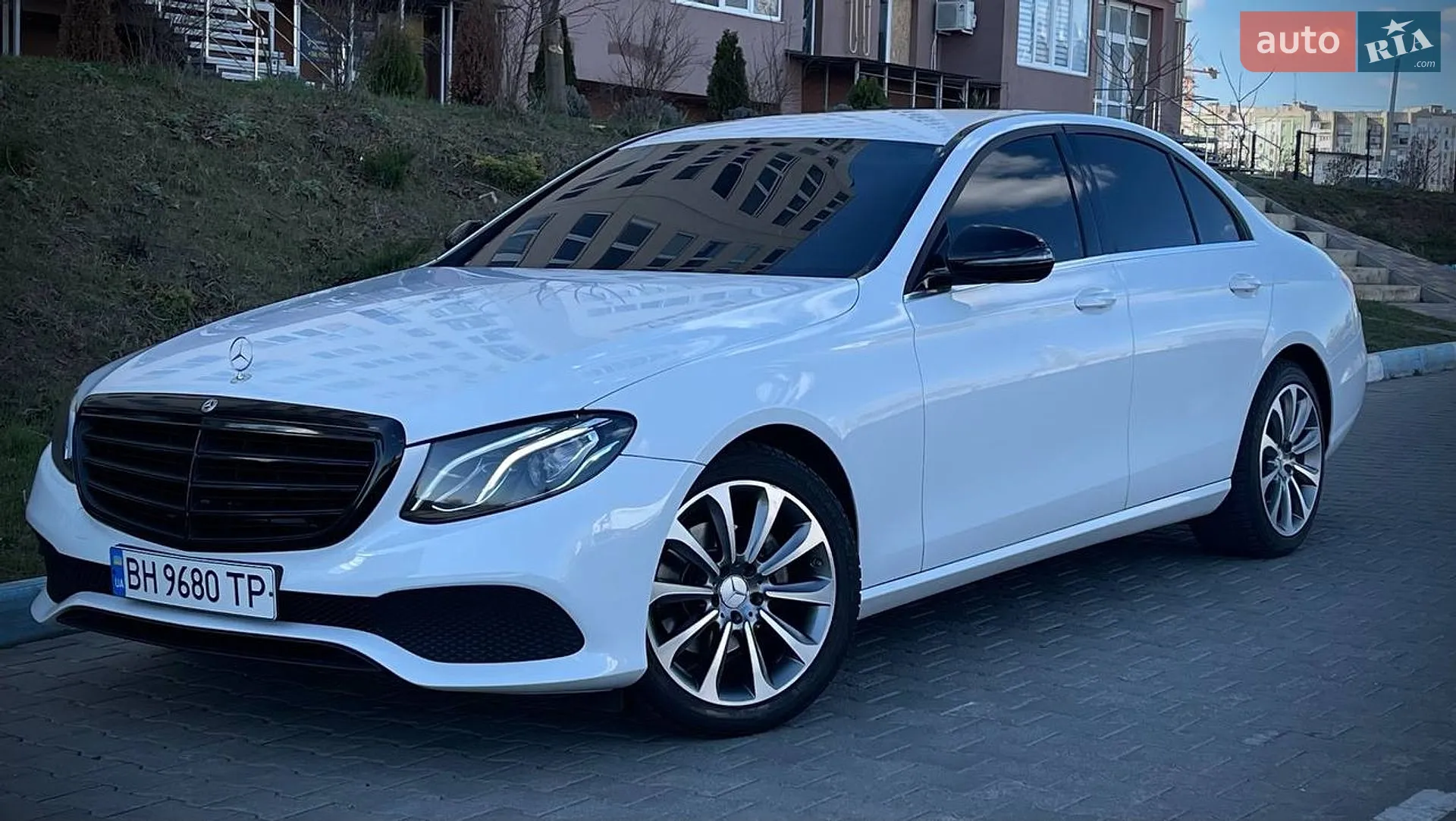 2016 Mercedes-Benz E-klasse - фото 1