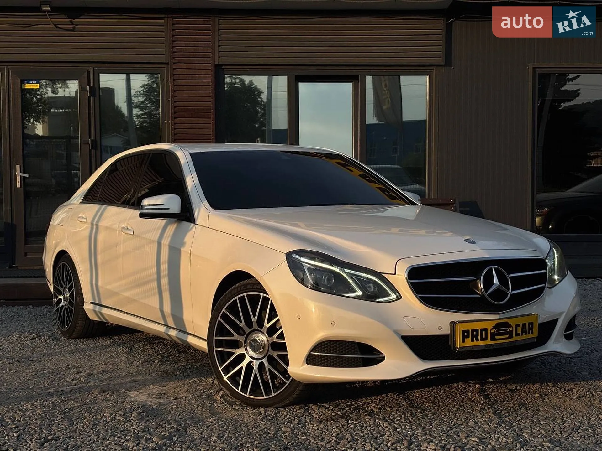 2013 Mercedes-Benz E-klasse - мініатюра 2