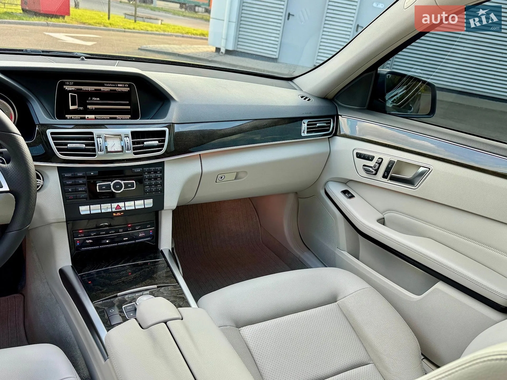 2014 Mercedes-Benz E-klasse - мініатюра 29