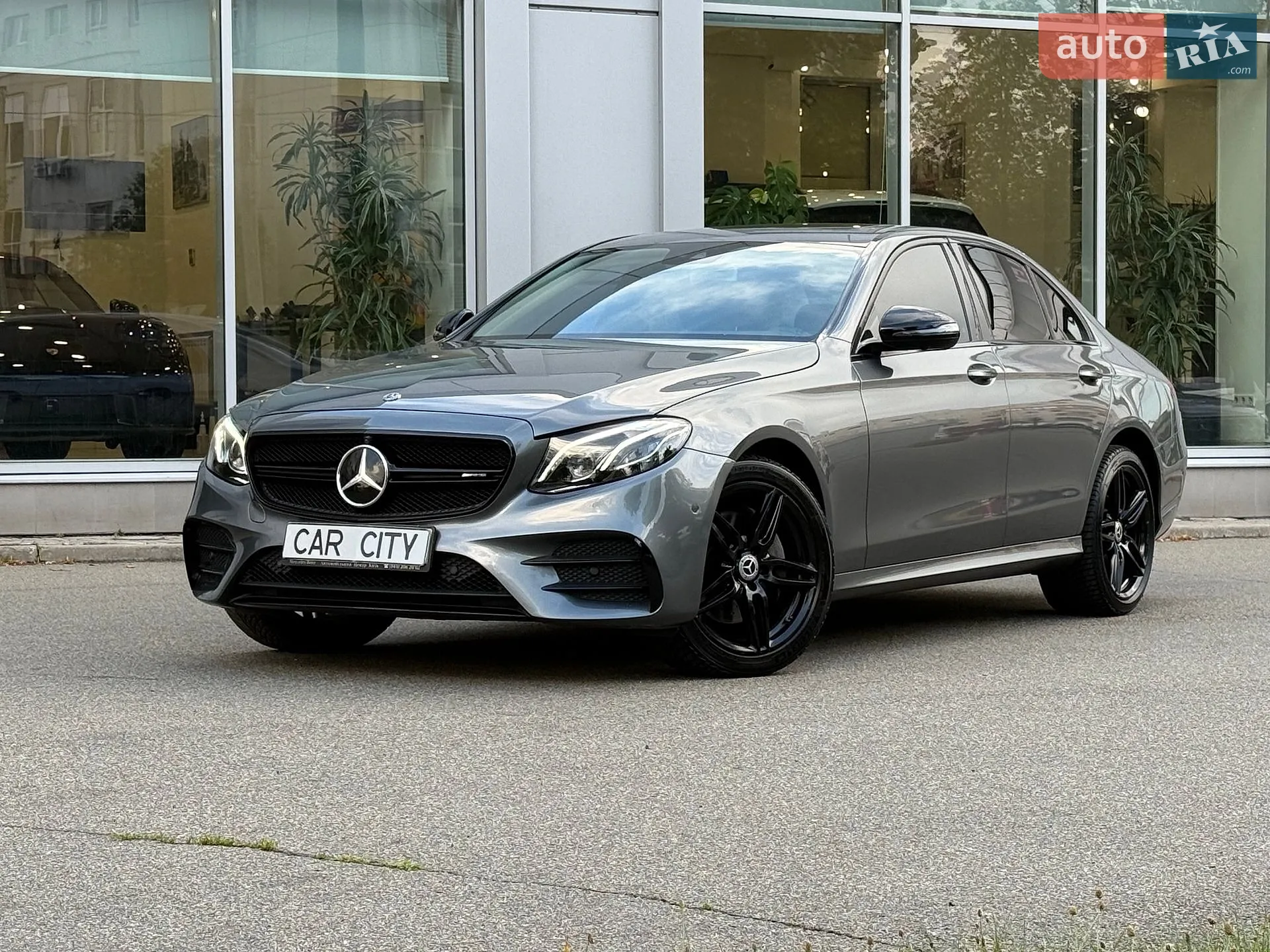 2016 Mercedes-Benz E-klasse - фото 1