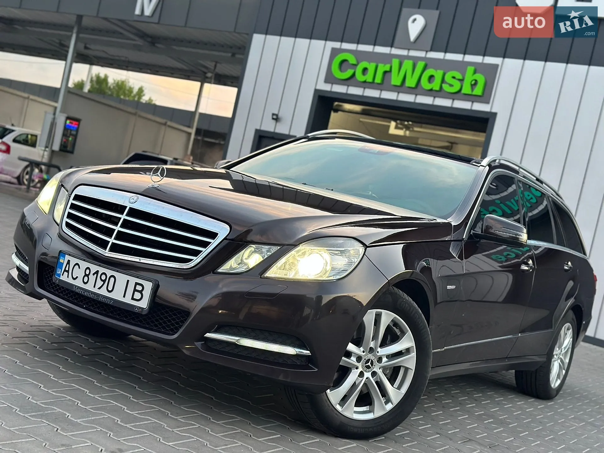 2010 Mercedes-Benz E-klasse - фото 1