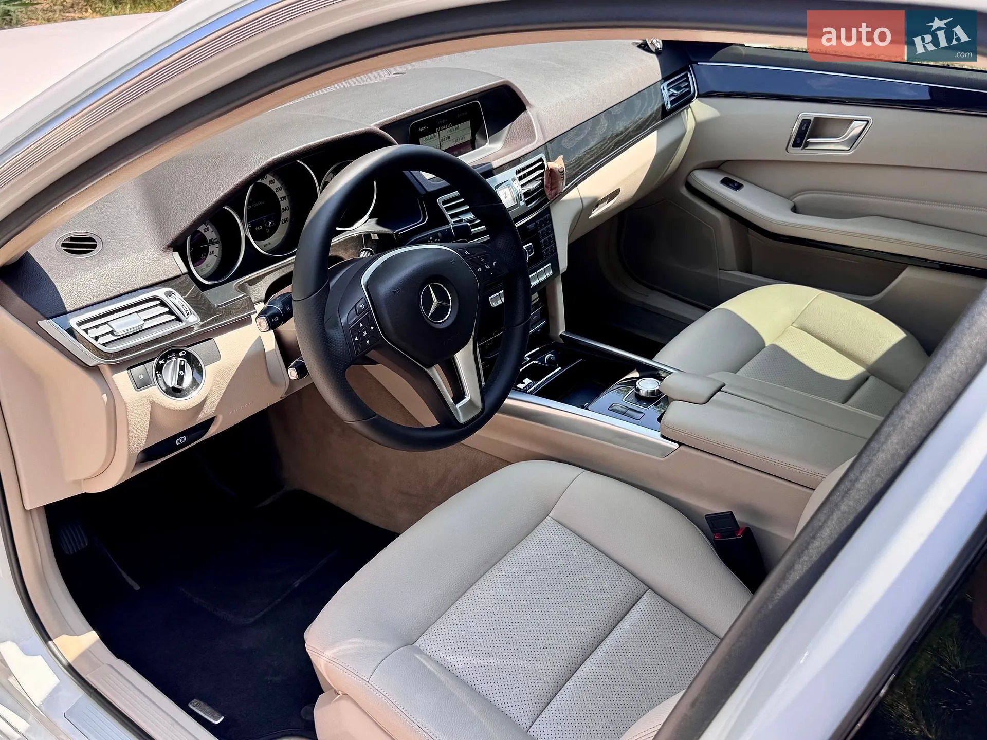 2013 Mercedes-Benz E-klasse - мініатюра 38