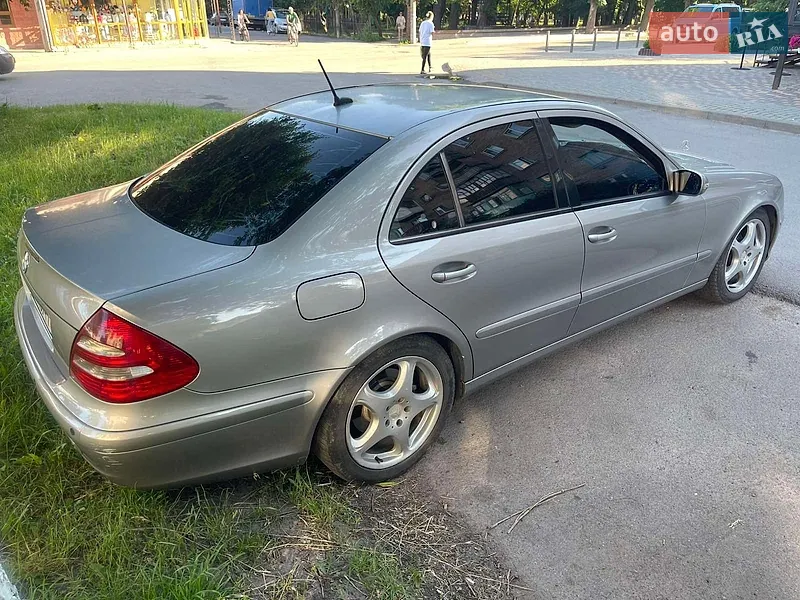 Mercedes-Benz E-Class 2005