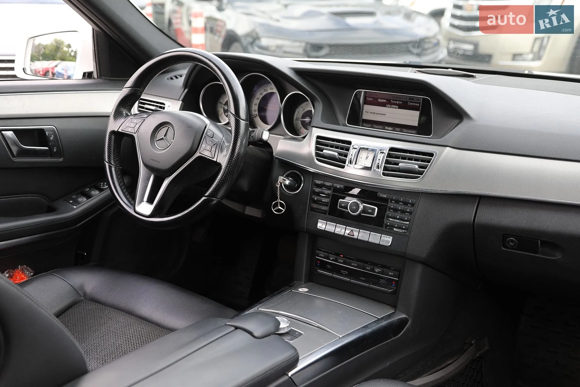2013 Mercedes-Benz E-klasse - мініатюра 16