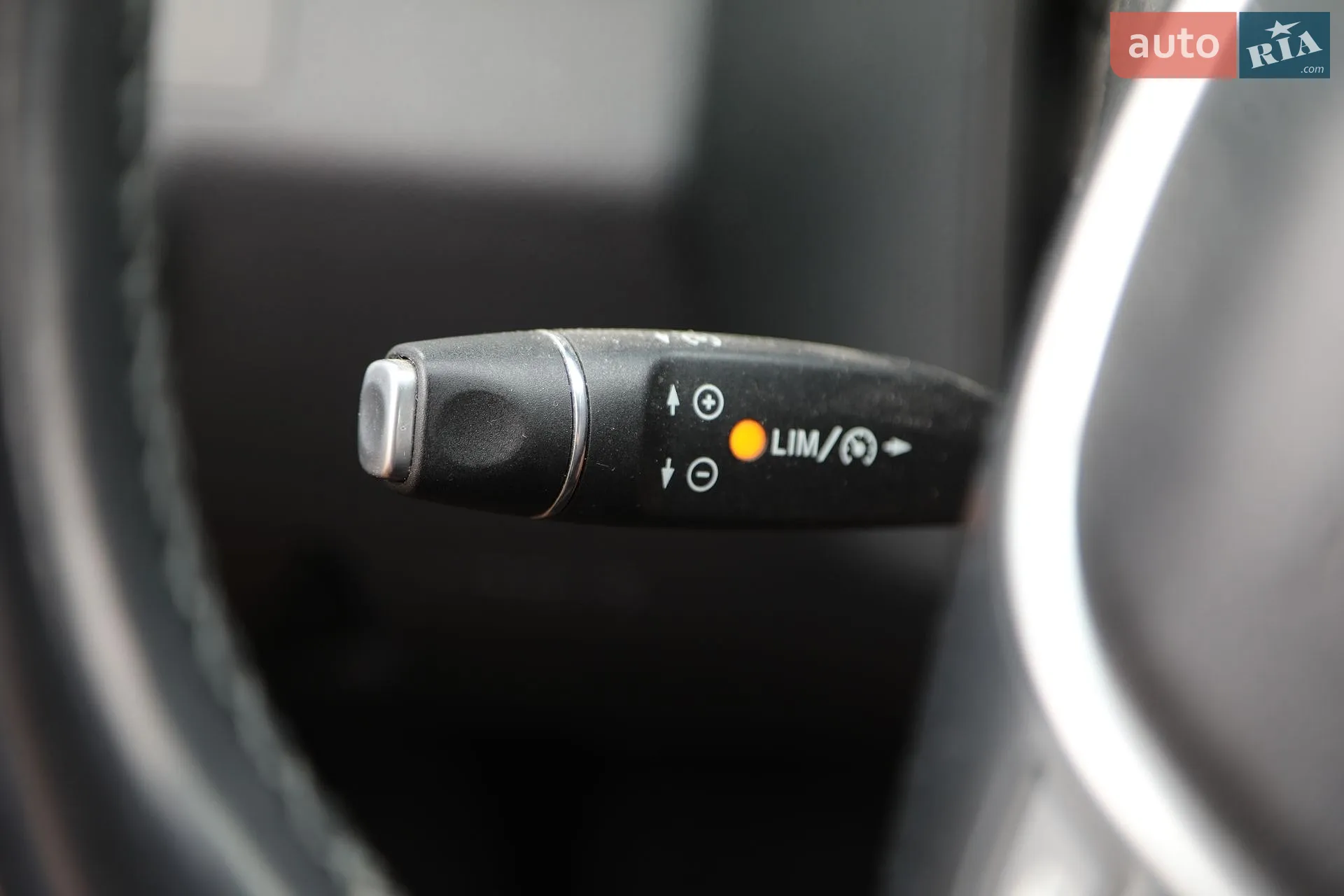 2013 Mercedes-Benz E-klasse - мініатюра 24