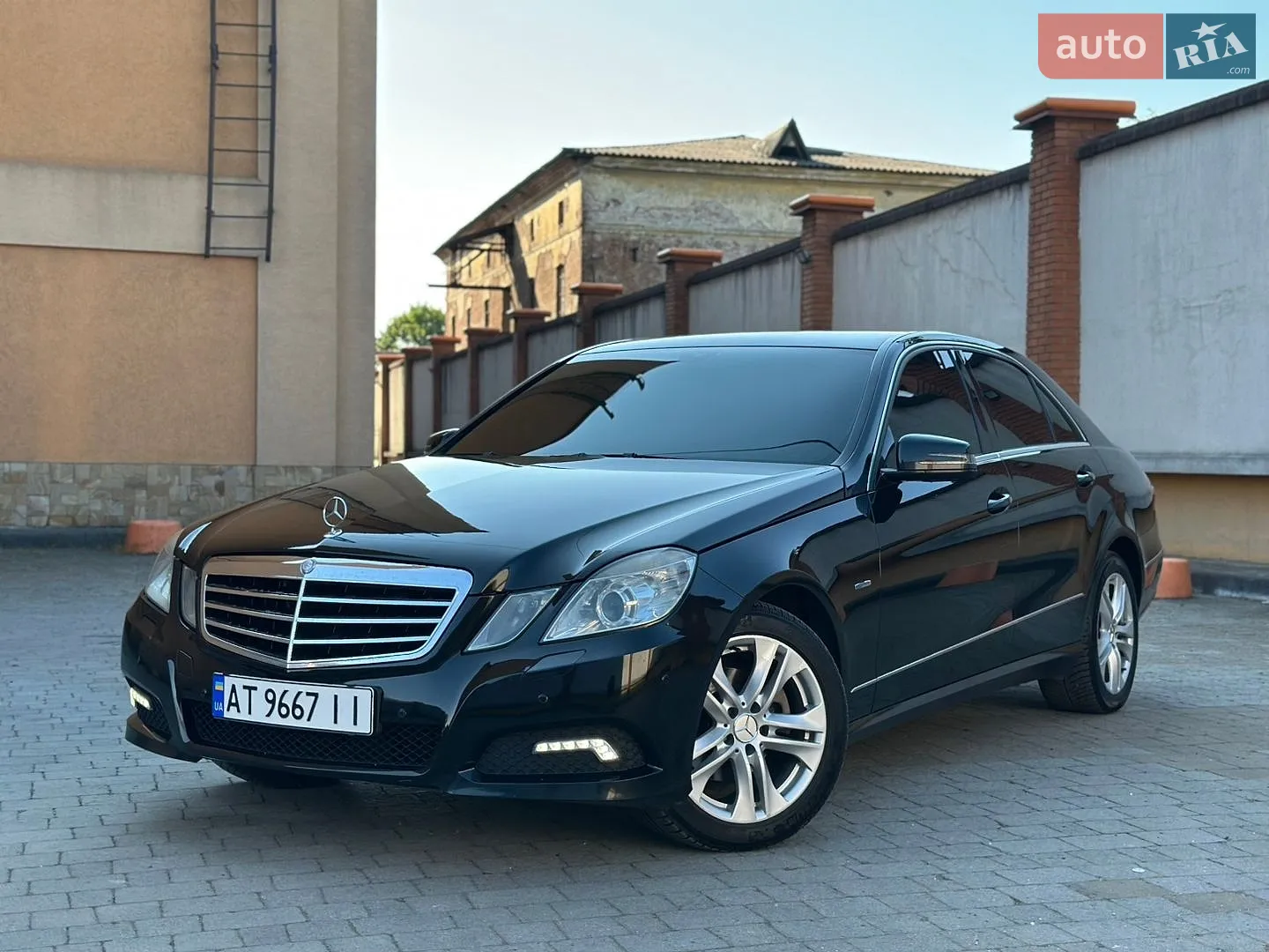 2010 Mercedes-Benz E-klasse - фото 1