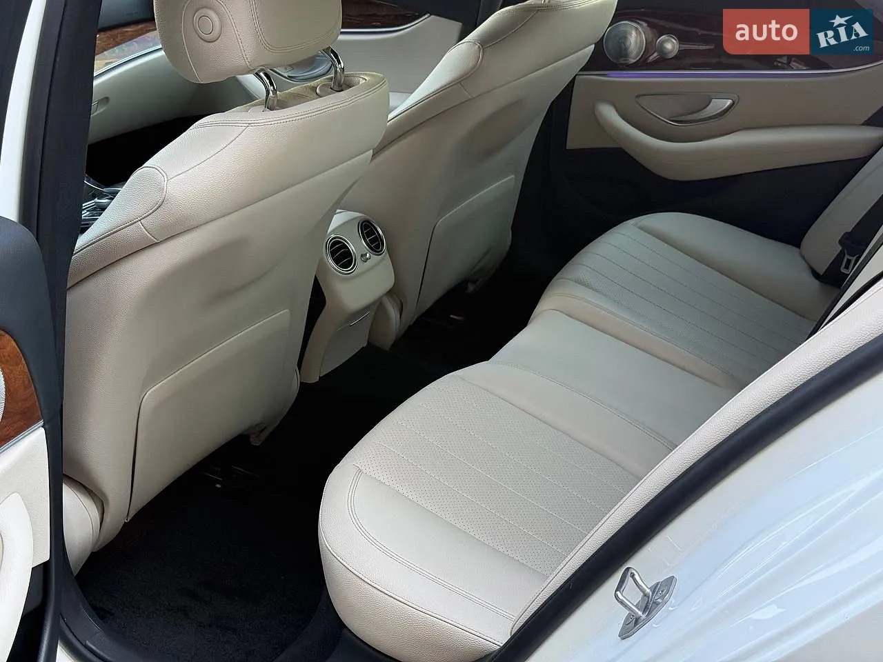 2016 Mercedes-Benz E-klasse - мініатюра 12