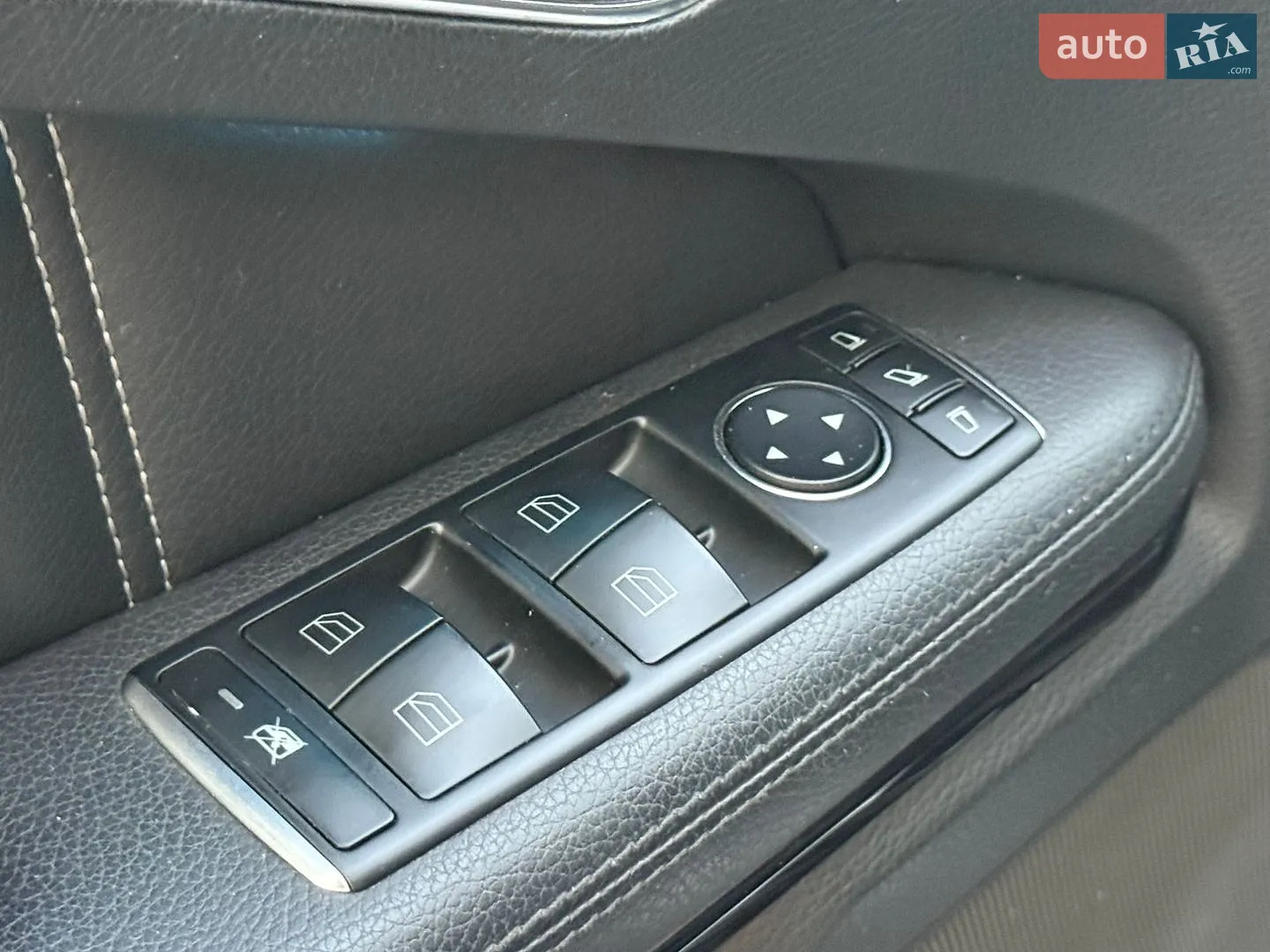 2015 Mercedes-Benz E-klasse - мініатюра 31