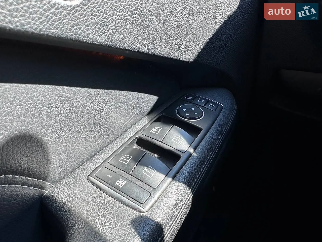 2015 Mercedes-Benz E-klasse - мініатюра 16