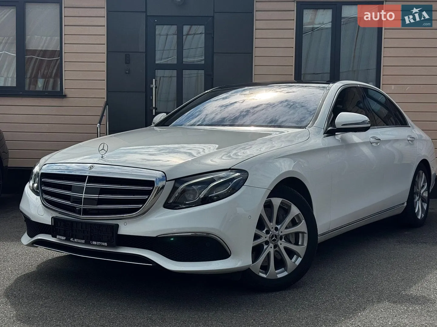 2018 Mercedes-Benz E-klasse - мініатюра 2