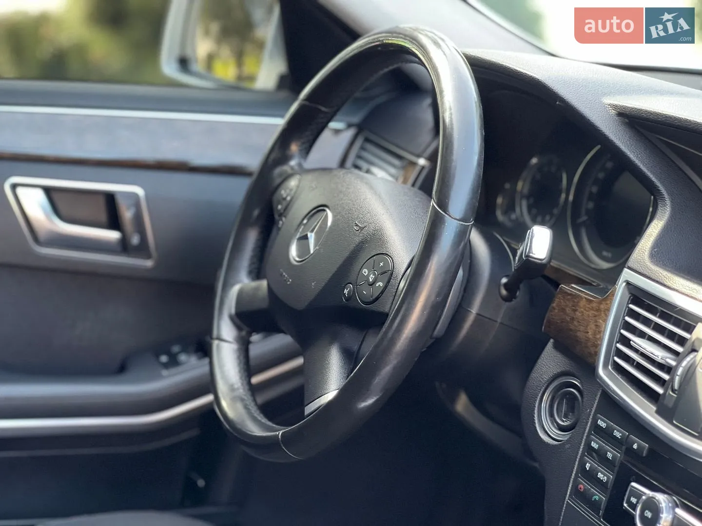 2013 Mercedes-Benz E-klasse - мініатюра 32