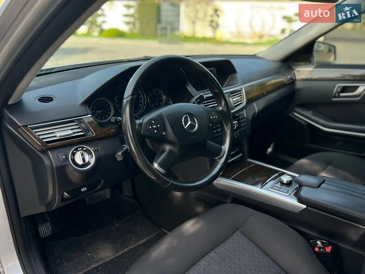 2013 Mercedes-Benz E-klasse - мініатюра 38