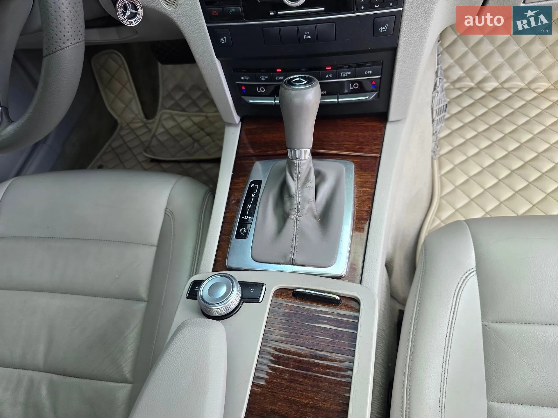 2010 Mercedes-Benz E-klasse - мініатюра 37