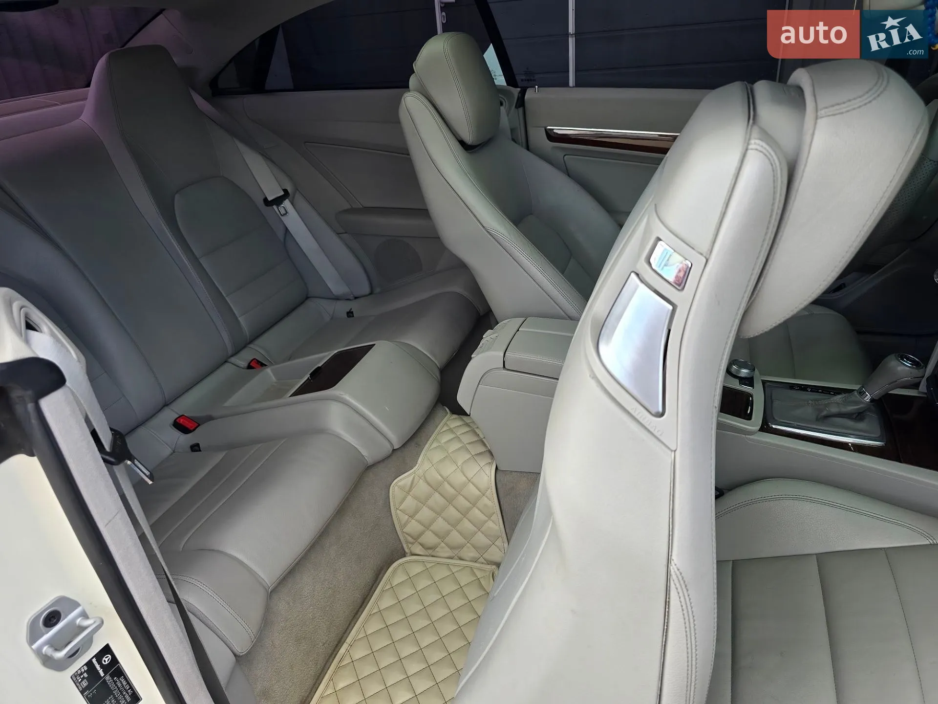 2010 Mercedes-Benz E-klasse - мініатюра 38