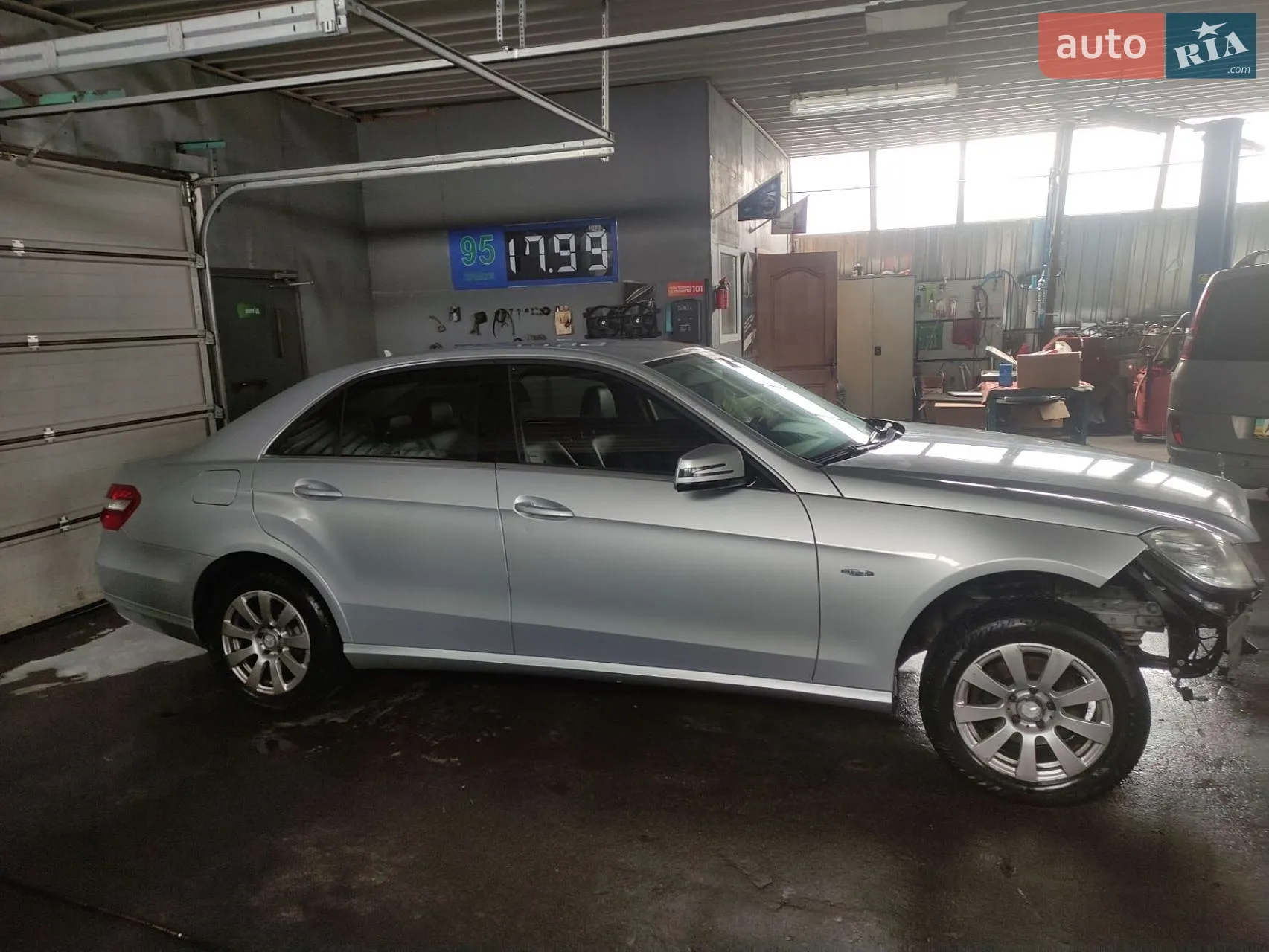 2010 Mercedes-Benz E-klasse - мініатюра 2