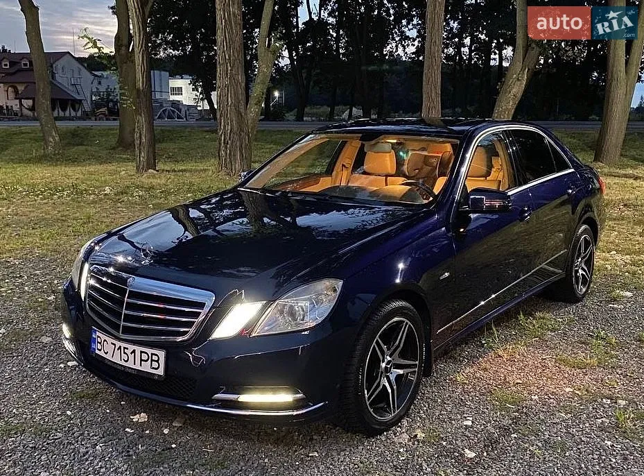 2011 Mercedes-Benz E-klasse - фото 1