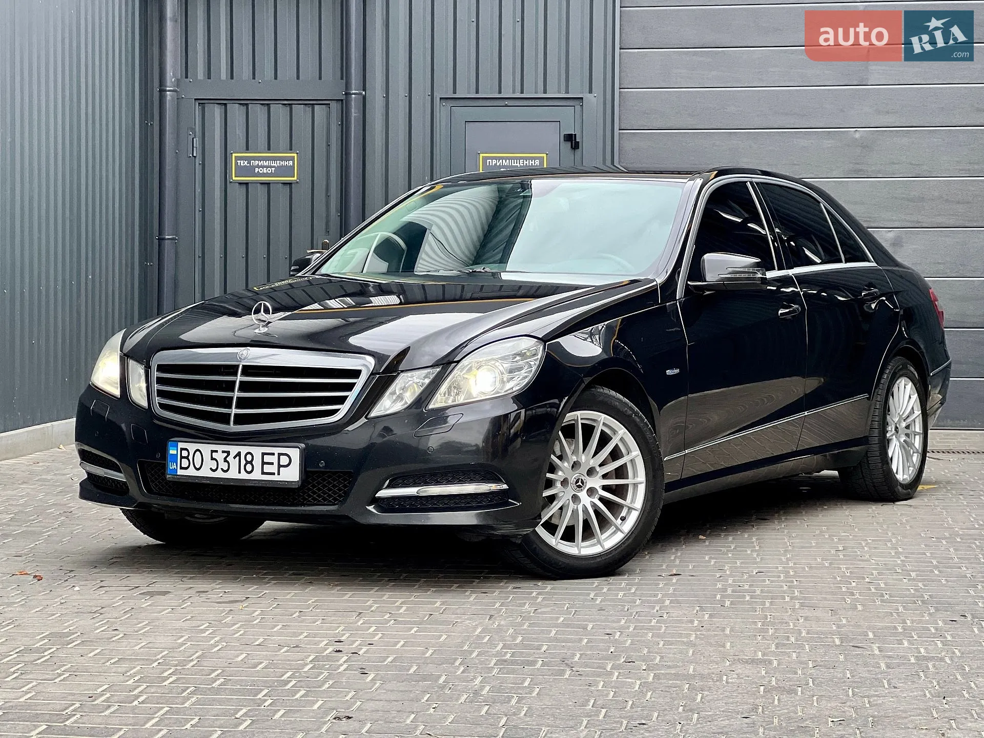 2011 Mercedes-Benz E-klasse - фото 1