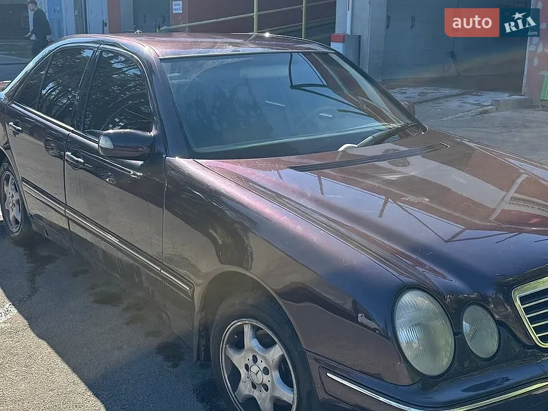 Mercedes-Benz E-Class 2002