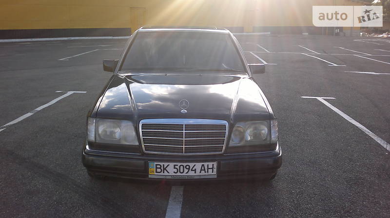 Седан Mercedes-Benz E-Class 1995 в Кропивницком