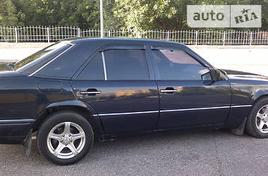 Седан Mercedes-Benz E-Class 1995 в Кропивницком