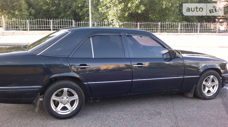 Седан Mercedes-Benz E-Class 1995 в Кропивницком