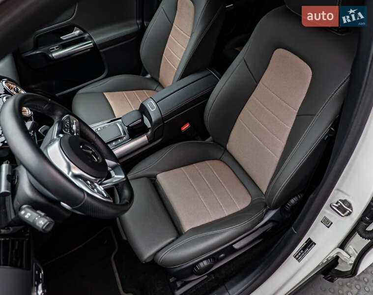 Хэтчбек Mercedes-Benz EQA 2022 в Киеве