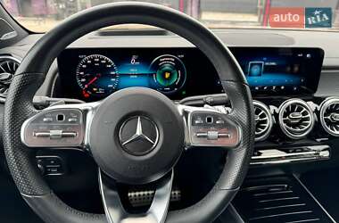 Позашляховик / Кросовер Mercedes-Benz EQB 2022 в 
