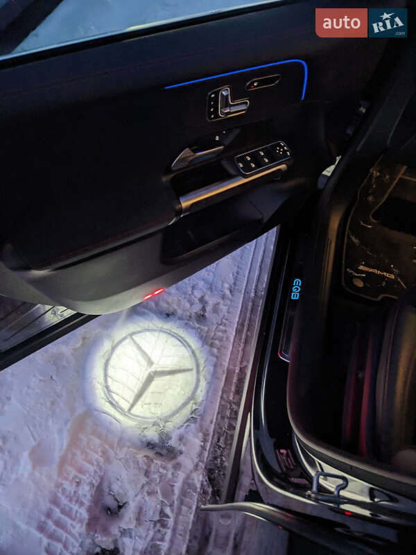 Внедорожник / Кроссовер Mercedes-Benz EQB 2024 в Киеве